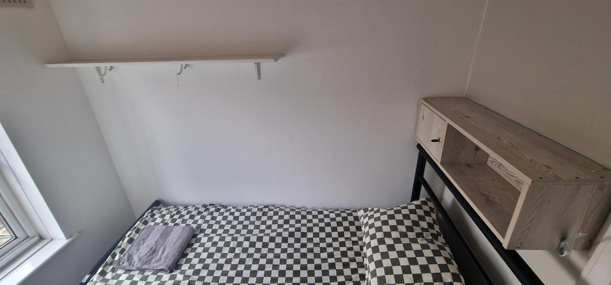 Ritz Place 3 Northolt  Екстер'єр фото